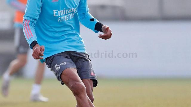 Varane se entrena en Valdebebas