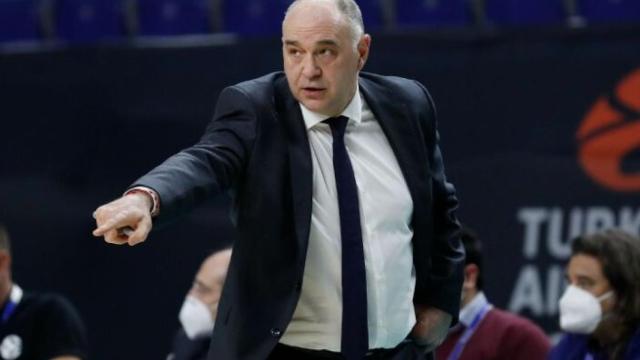 Pablo Laso dando indicaciones