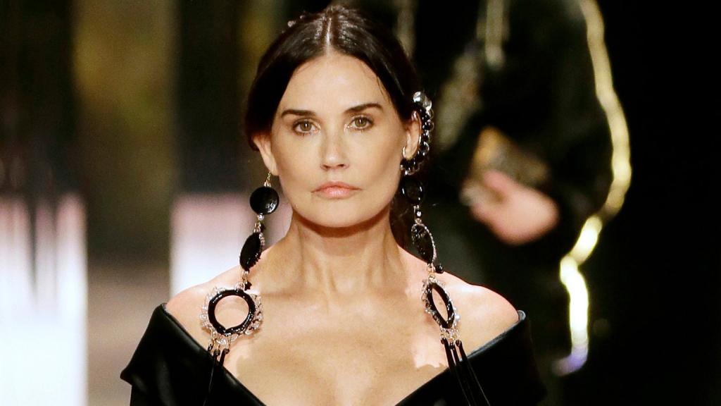 La nueva cara de Demi Moore sobre la pasarela.