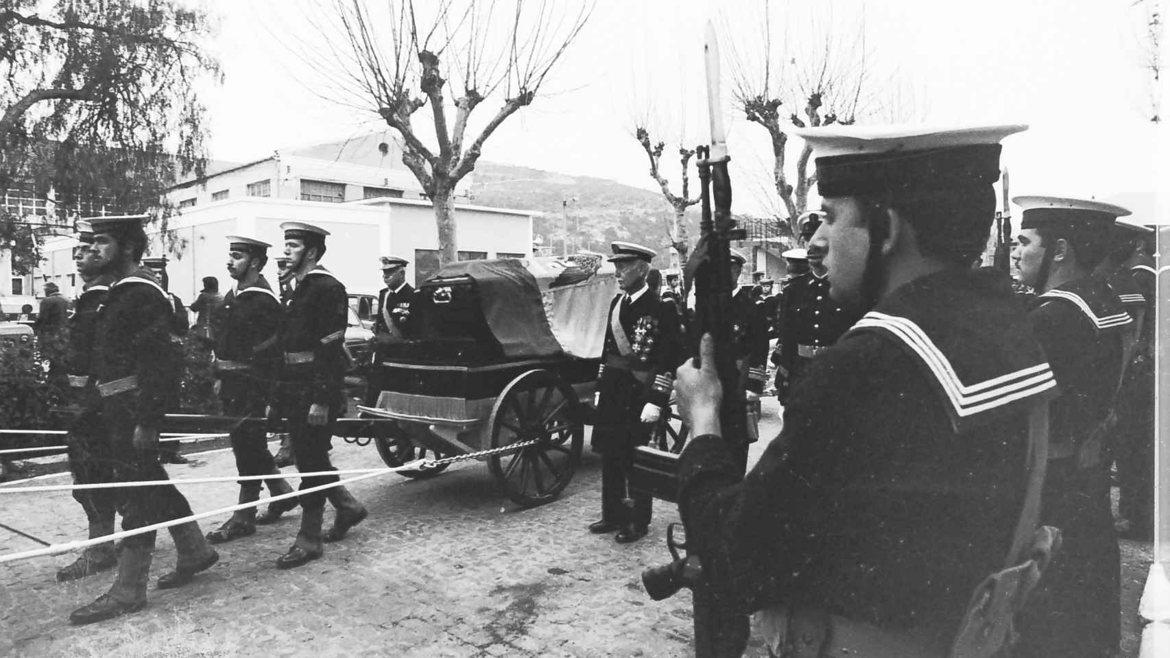 En enero de 1980 trajeron al Arsenal de Cartagena los restos mortales del rey Alfonso XIII.