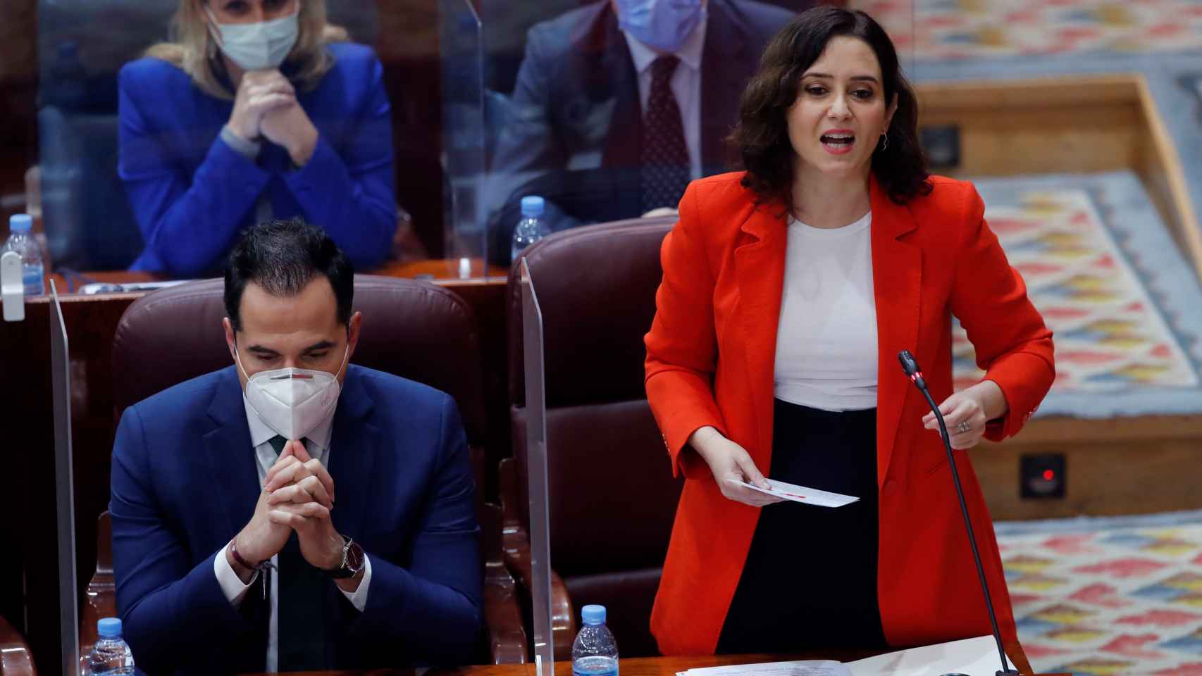 Isabel Díaz Ayuso junto a su vicepresidente, Ignacio Aguado, en la Asamblea de Madrid.