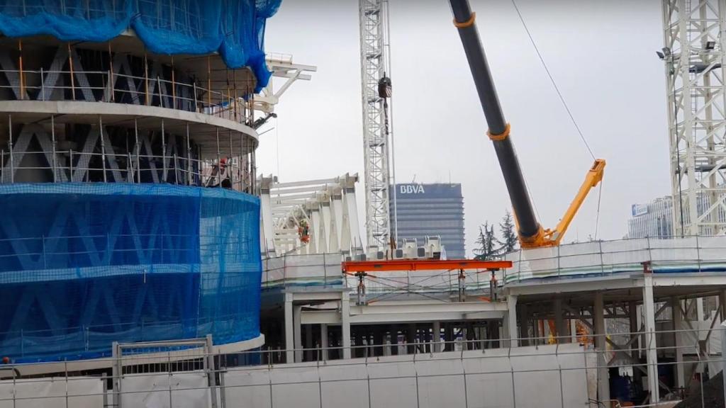 Imagen de la cercha longitudinal del Santiago Bernabéu