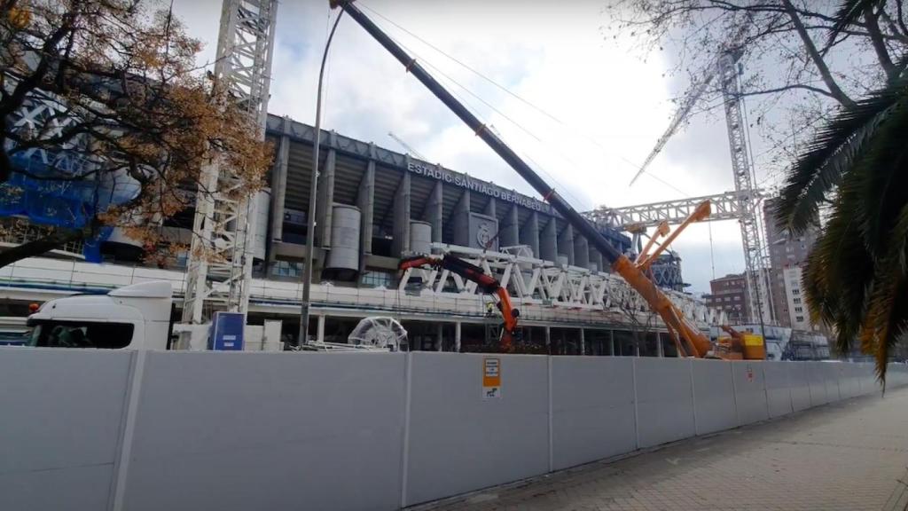 Imagen desde el Paseo de La Castellana de la obras del Santiago Bernabéu