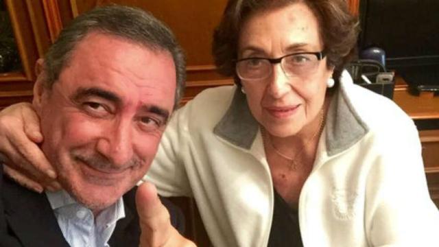 Carlos Herrera junto a su madre, Blanca Crusset, en una imagen del Twitter del periodista.