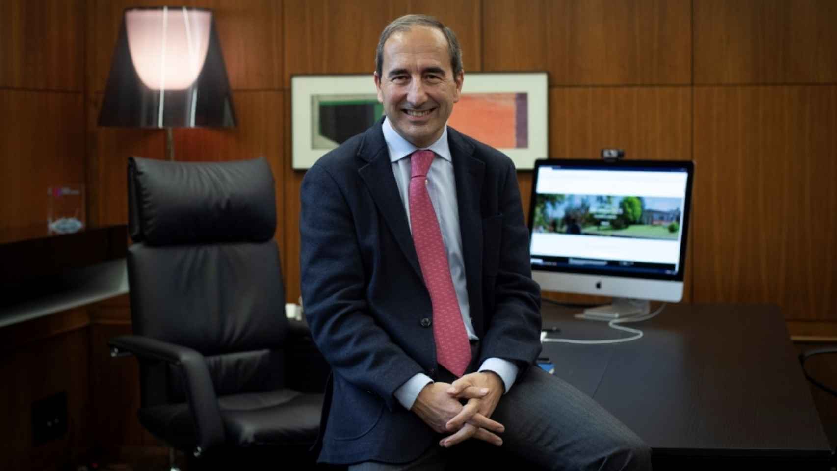 Alfonso Sánchez-Tabernero es especialista en dirección de empresas de comunicación.