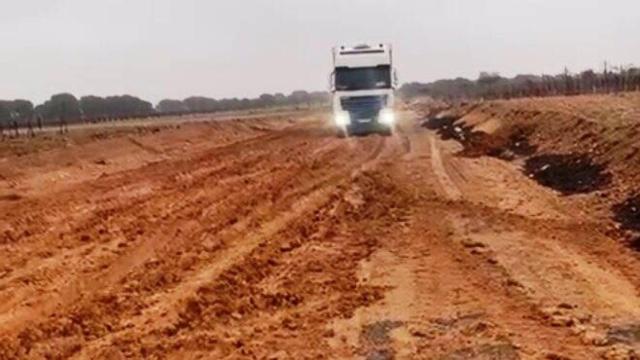 Las obras inconclusas de la carretera entre San Clemente y Los Pinos la convierten en la más penosa de Castilla-La Mancha