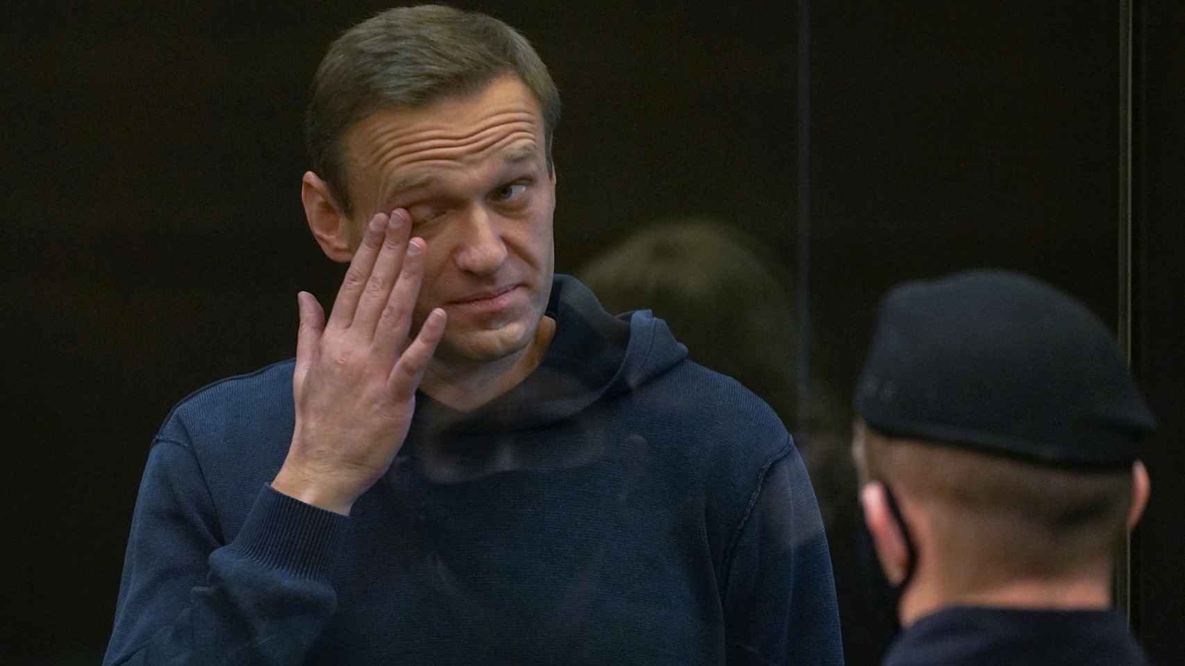 Alexéi Nalvalny, durante la audiencia del juicio al que ha sido sometido en Moscú.