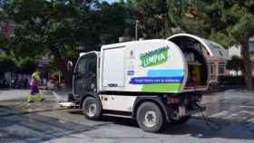 Camión de limpieza viaria y recogida de residuos de Guadalajara. Foto: CCOO