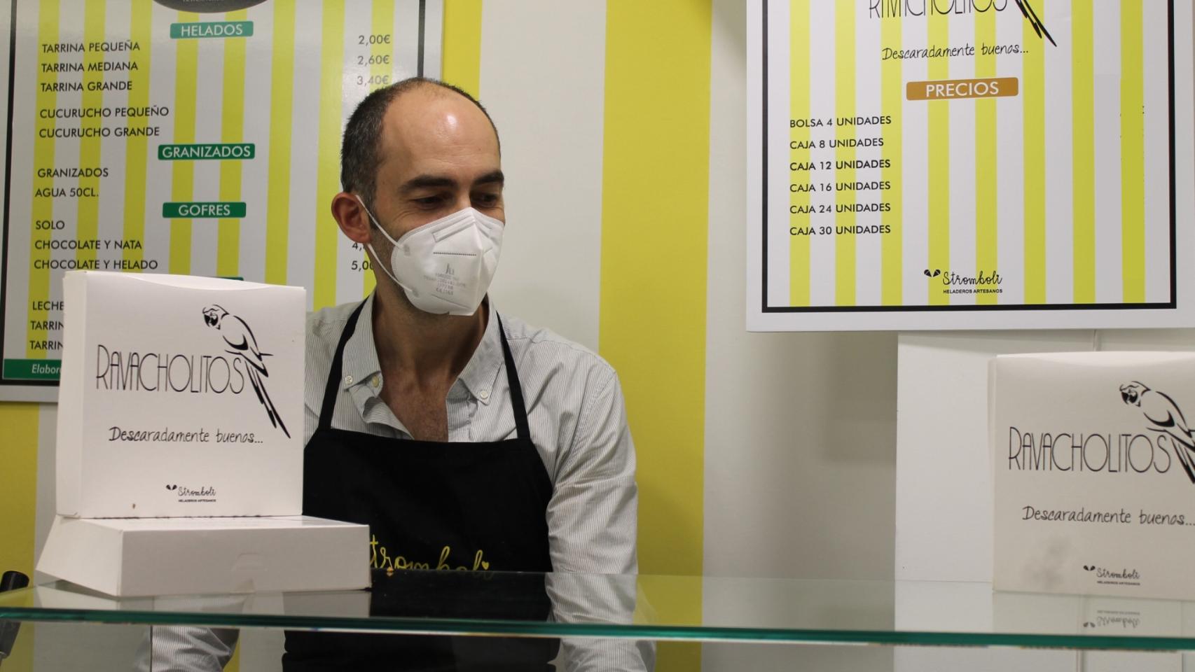 Rubén Rodríguez en su establecimiento