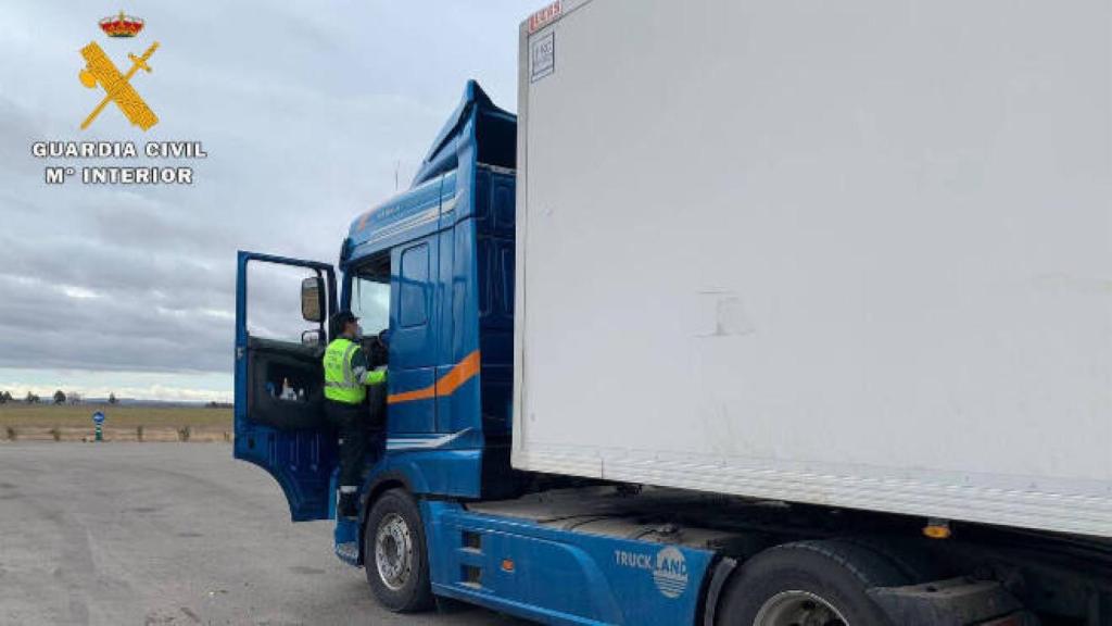 Tacógrafo intercambiado en un camión. Foto: GUARDIA CIVIL