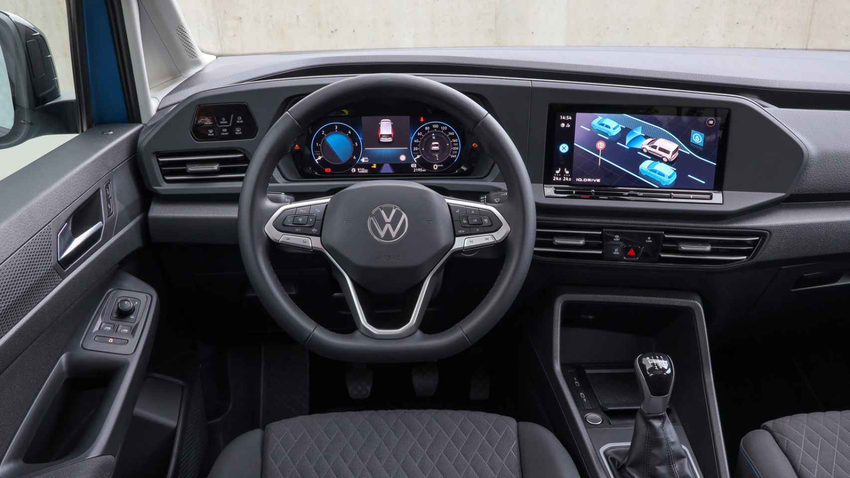 El interior nos recuerda al Volkswagen Golf.