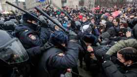 Los enfrentamientos entre la policía y los manifestantes.