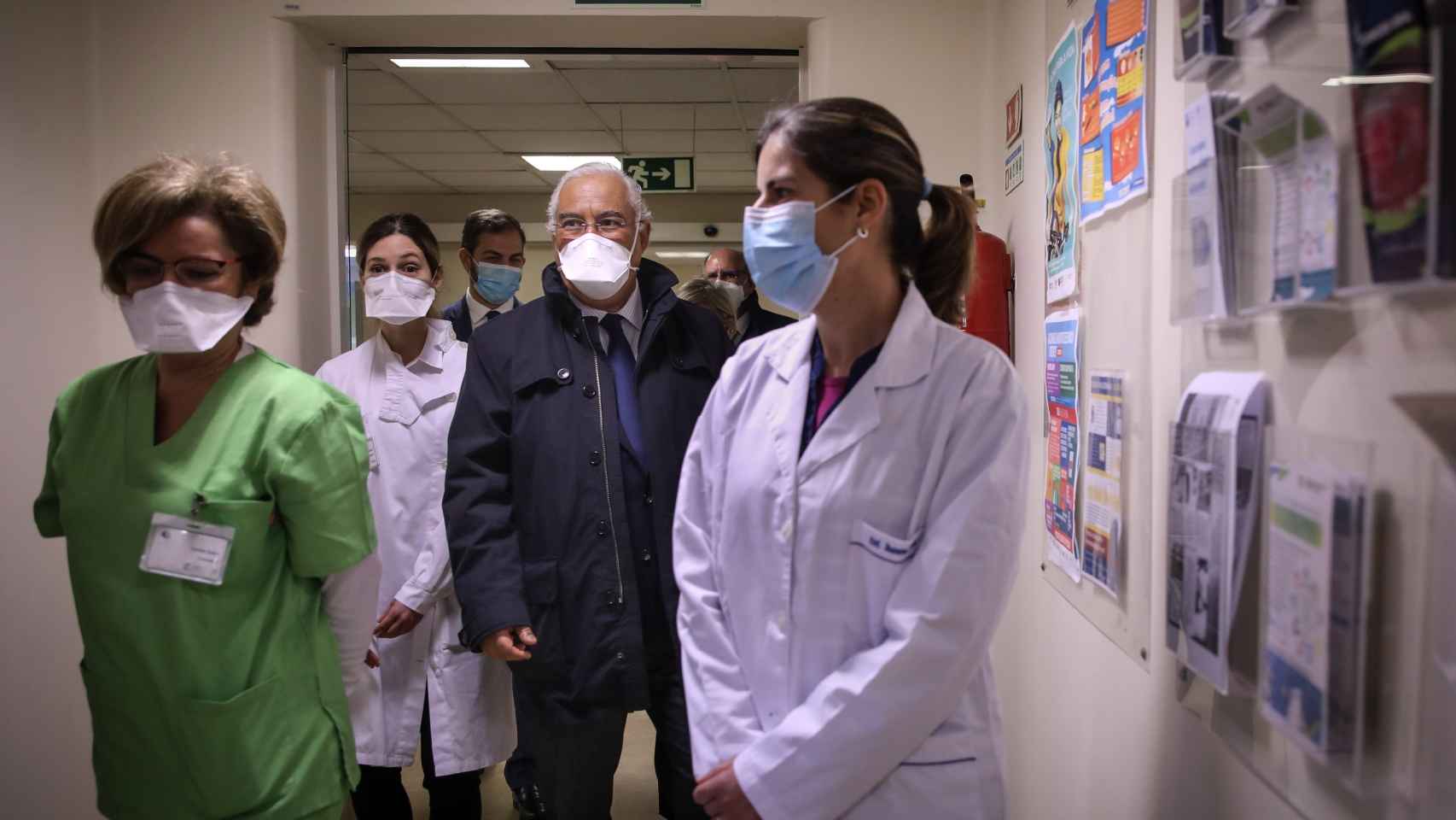 Antonio Costa sigue el proceso de vacunación contra la Covid-19 en Lisboa.