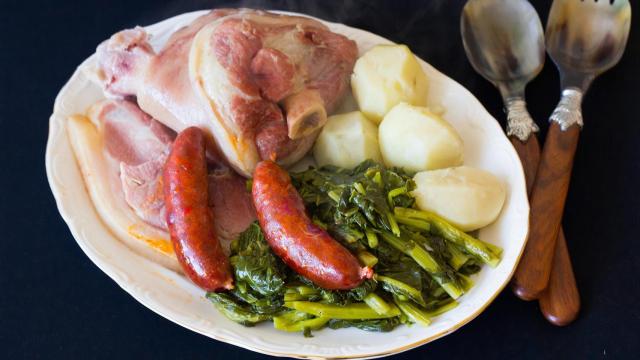 Arranca la sexta edición de Lacónicas en A Coruña, con reparto a domicilio de lacón con grelos