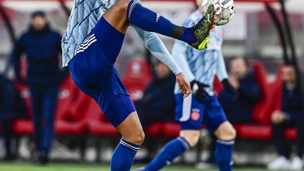 Sebastian Haller durante un partido con el Ajax