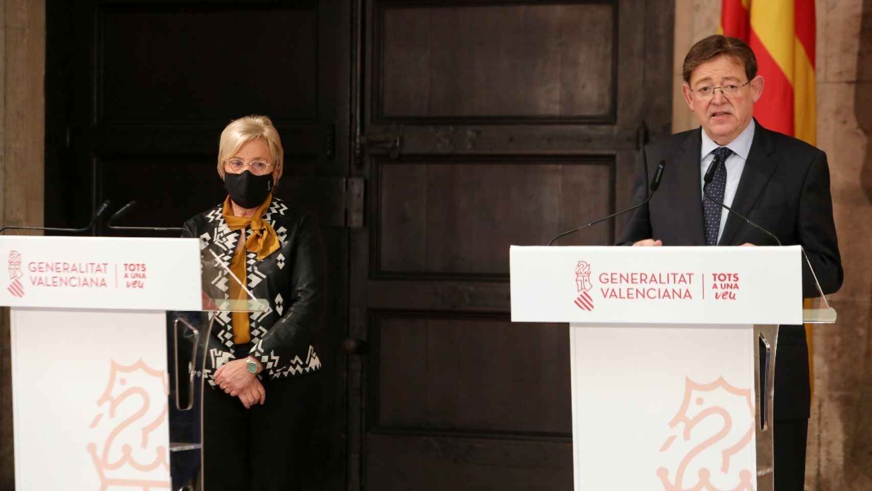 Ana Barceló, consellera de Sanidad, y Ximo Puig, presidente de la Comunidad Valenciana. EE