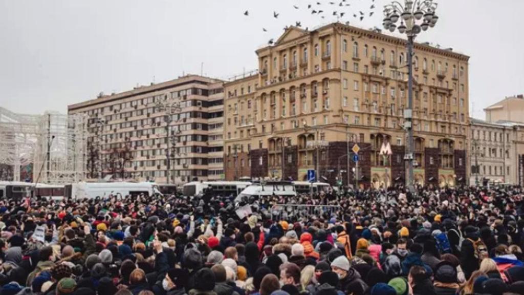 Manifestación en Moscú en protesta por la detención del opositor Alexei Navalny.