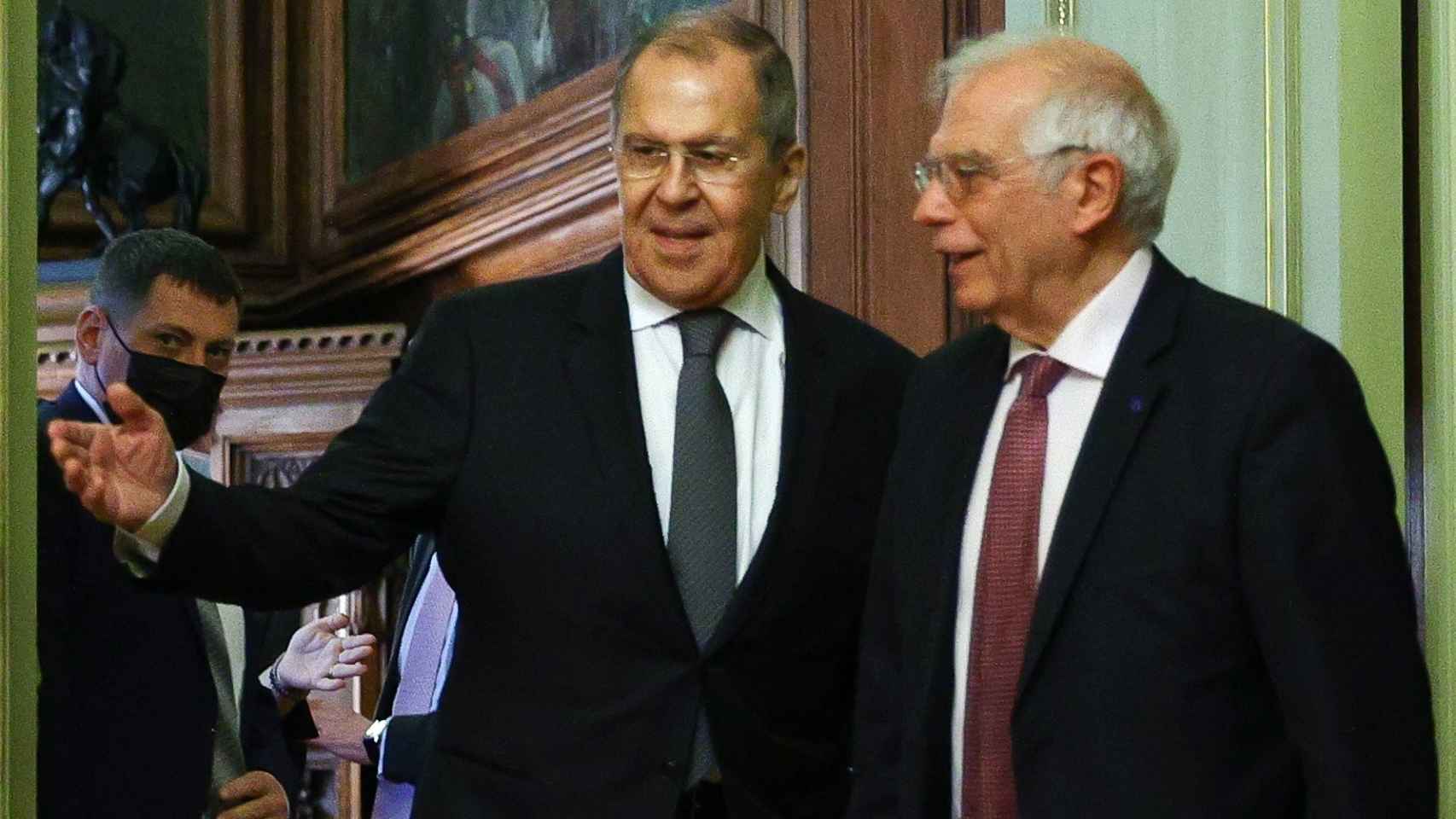 El jefe de la diplomacia de la UE, Josep Borrell, durante la reunión con Sergei Lavrov este viernes en Moscú