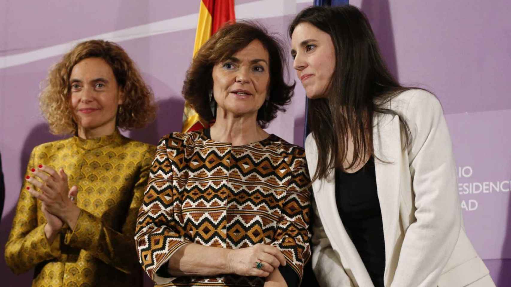 La ministra de Igualdad, Irene Montero, junto a Carmen Calvo y Meritxell Batet.