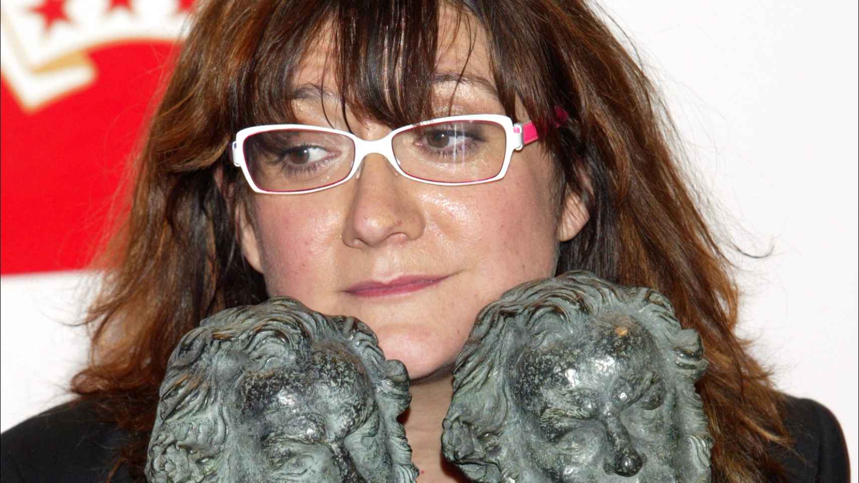 Isabel Coixet en 2006 con sus Goyas por 'La vida secreta de las palabras'.