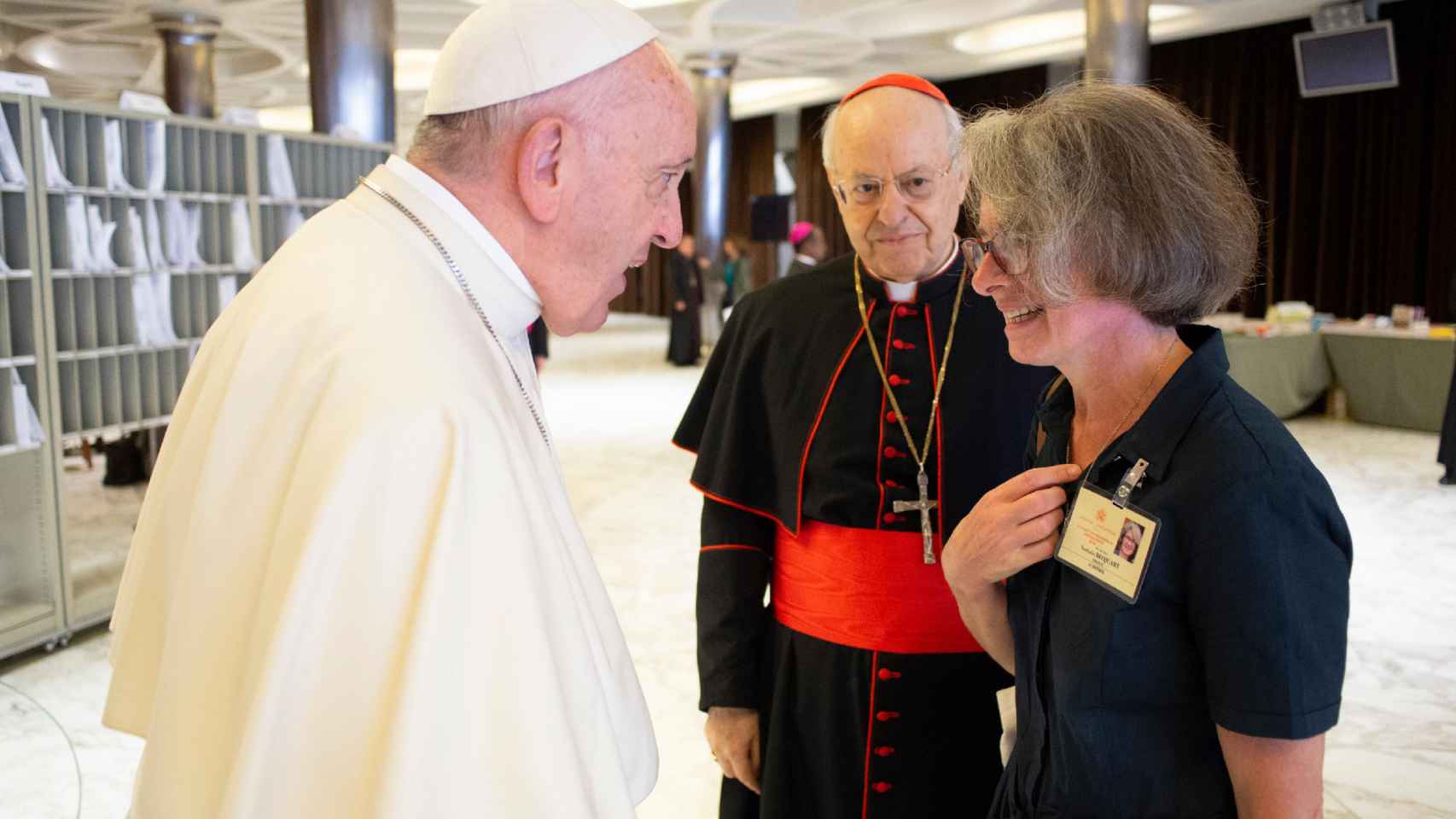 Nathalie Becquart junto al Papa Francisco en una imagen de archivos.