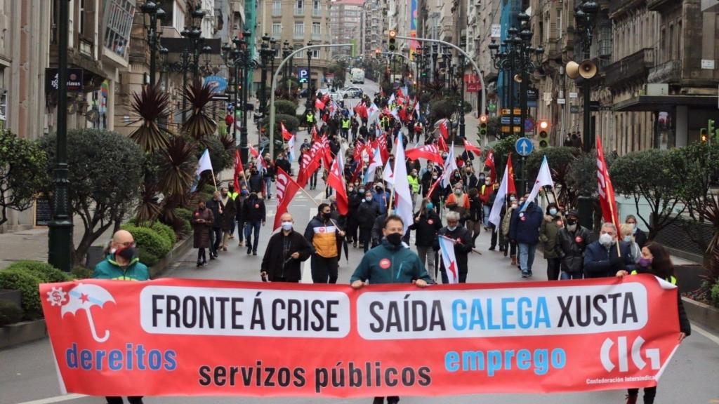 La CIG se manifiesta en Galicia para demandar una salida justa a la crisis
