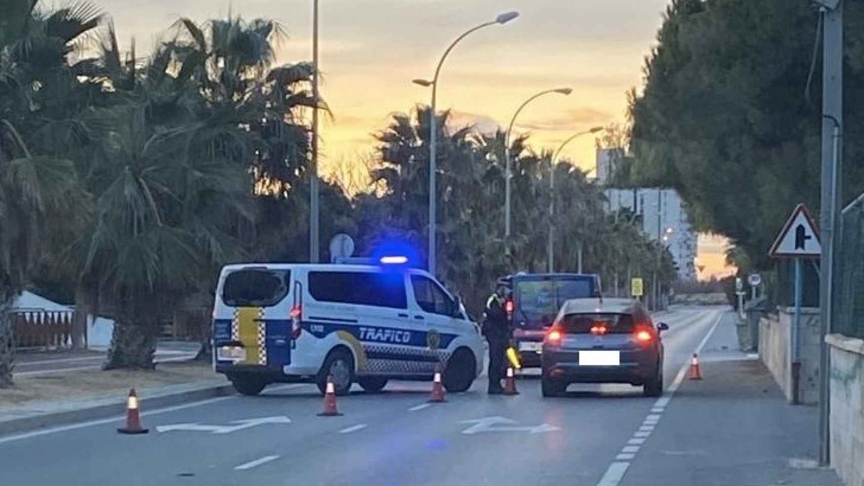 Uno de los controles de la Policía Local de Alicante durante el fin de semana.