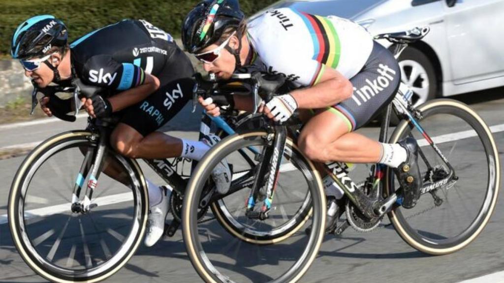 Peter Sagan, bajando un puerto en posición 'bicho bola' cuando estaba vinculado al Tinkoff-Saxo Bank