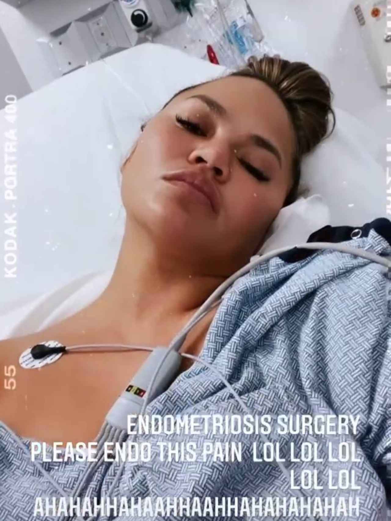 Chrissy Teigen en el hospital.