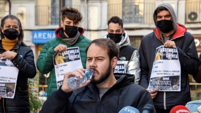 El rapero Pablo Hasel durante la rueda de prensa que ofreció hace una semana en Lleida.