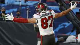 Rob Gronkowski celebra su touchdown