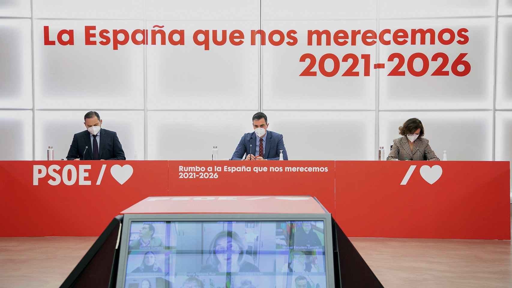 Sánchez, Ábalos y Calvo, este lunes en la reunión de la Ejecutiva del PSOE.