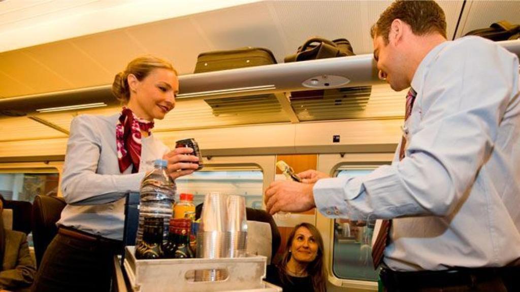 Renfe aplaza el 'megacontrato' de restauración en trenes y acuerda un contrato ‘parche’ con Ferrovial por la Covid