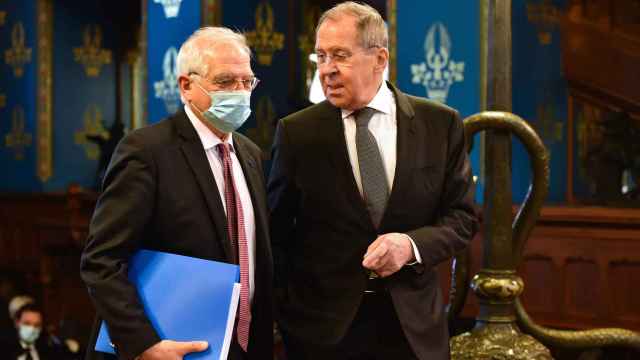 Josep Borrell y Sergei Lavrov, durante la tensa rueda de prensa en Moscú