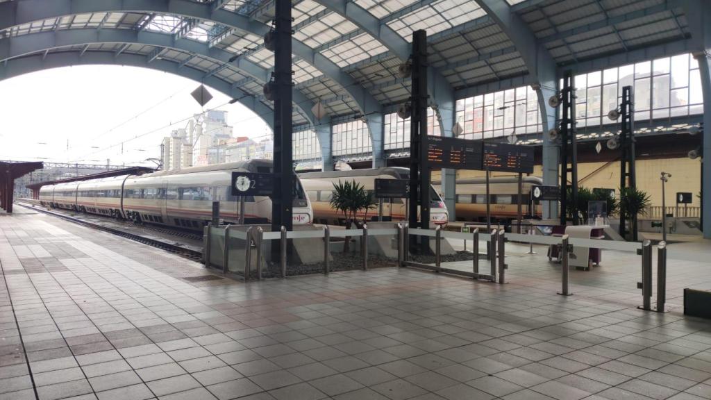 Interior de la estación de tren de A Coruña.