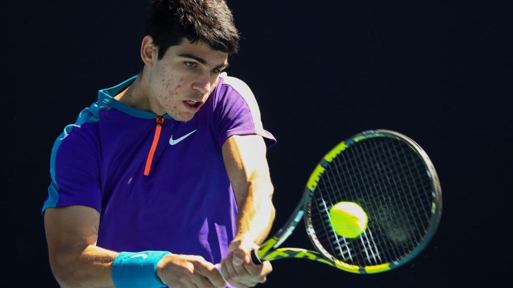 Alcaraz, durante su partido de primera ronda en el Abierto de Australia.