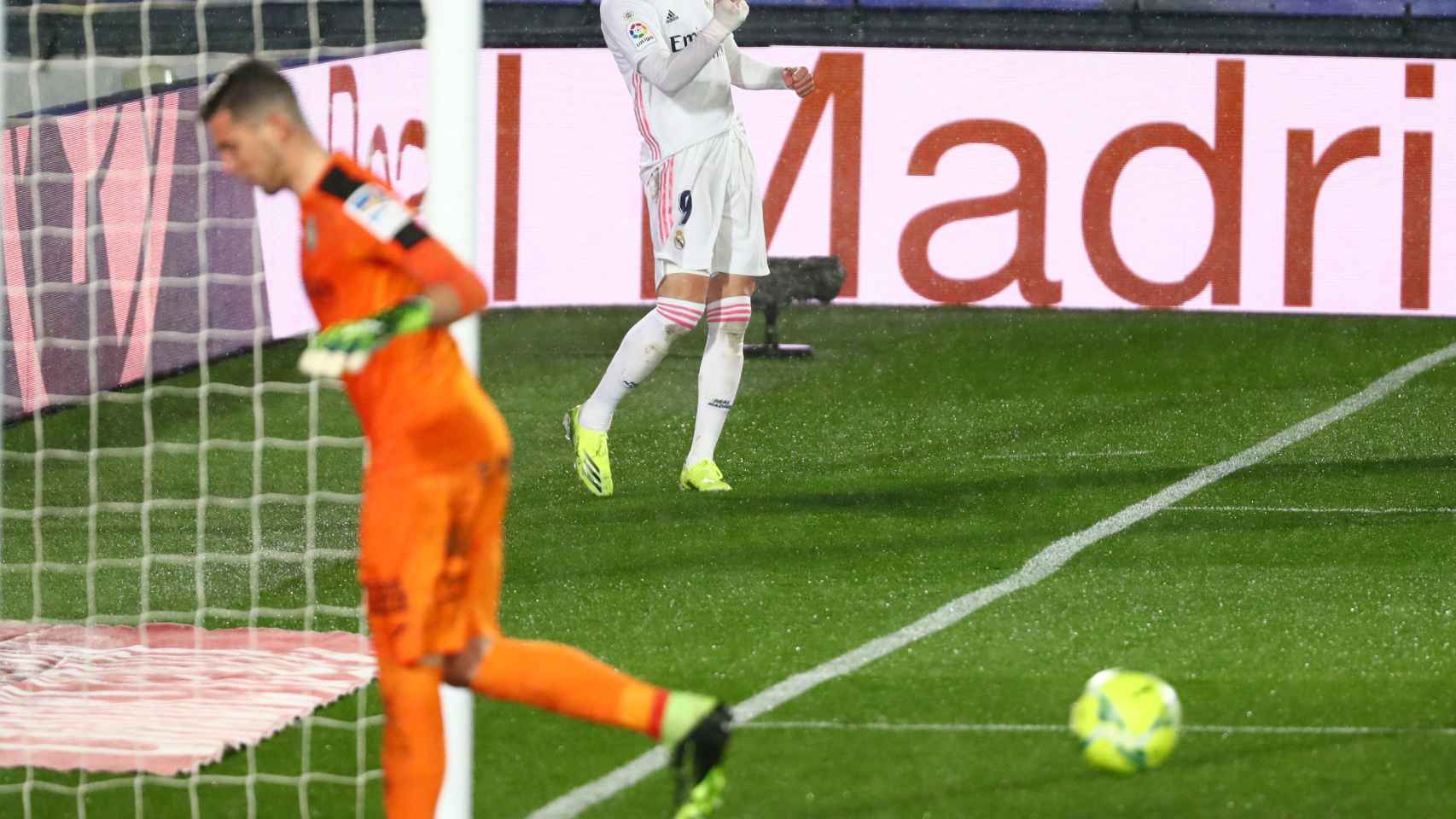 Karim Benzema celebra su gol en el Real Madrid - Getafe