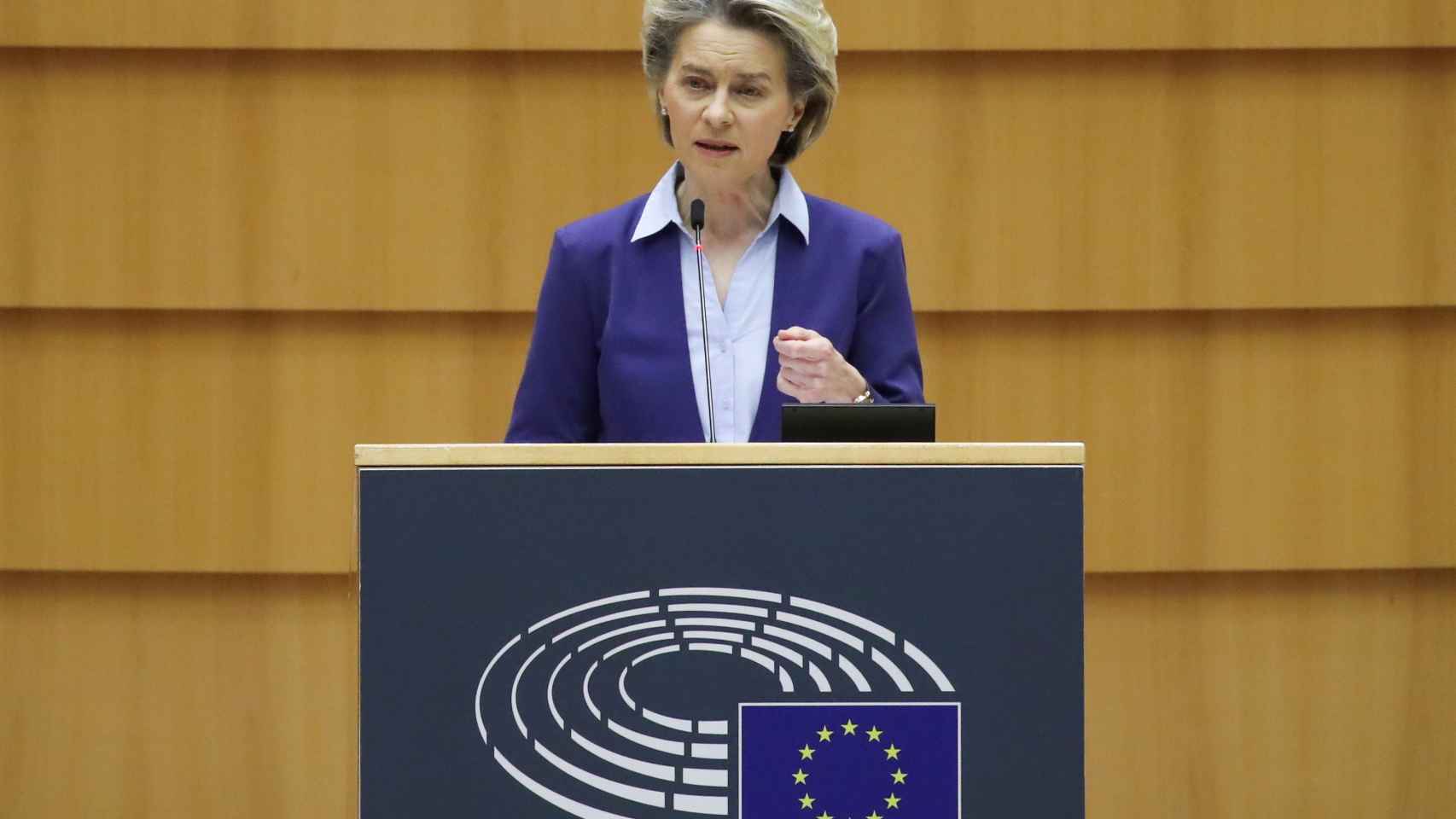 Ursula von der Leyen ha defendido su estrategia de vacunas en la Eurocámara