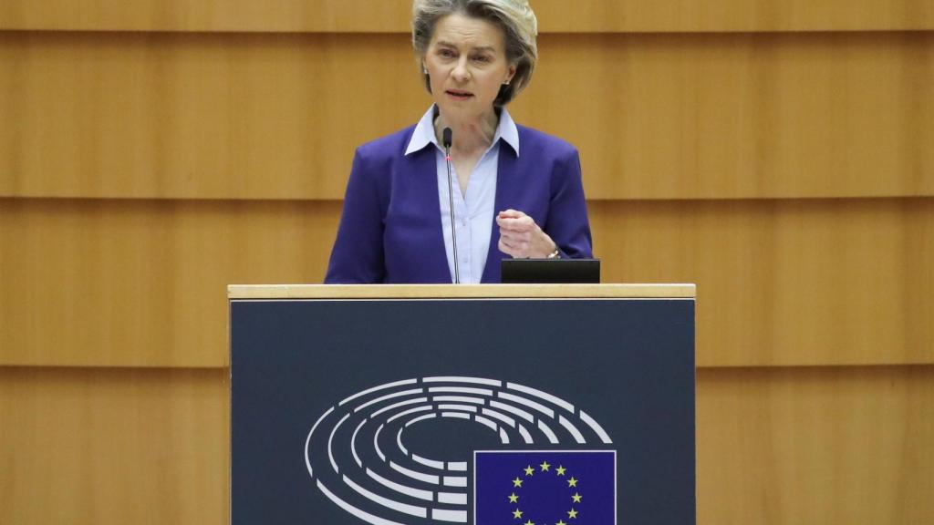 Ursula von der Leyen ha defendido su estrategia de vacunas en la Eurocámara