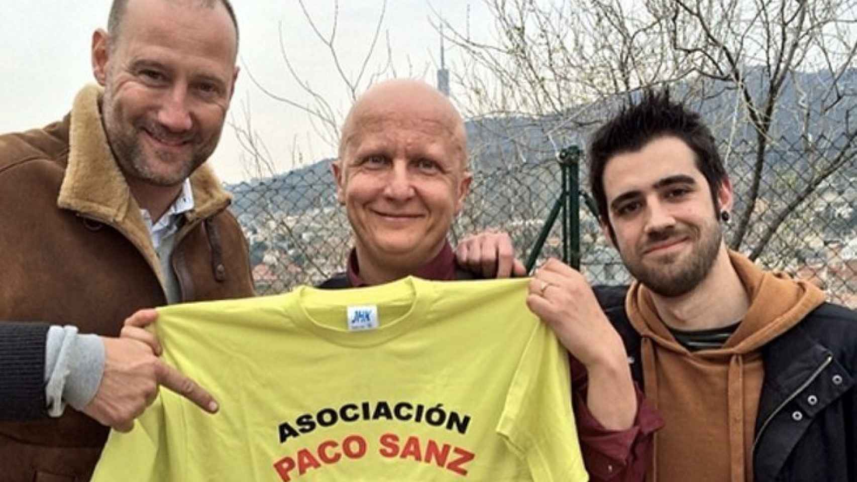 Pedro García Aguado ayudando al estafador Paco Sanz.