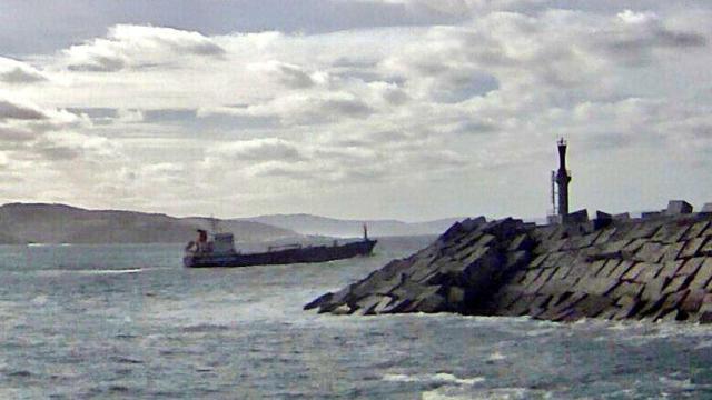 El quimiquero en el Puerto Exterior de A Coruña