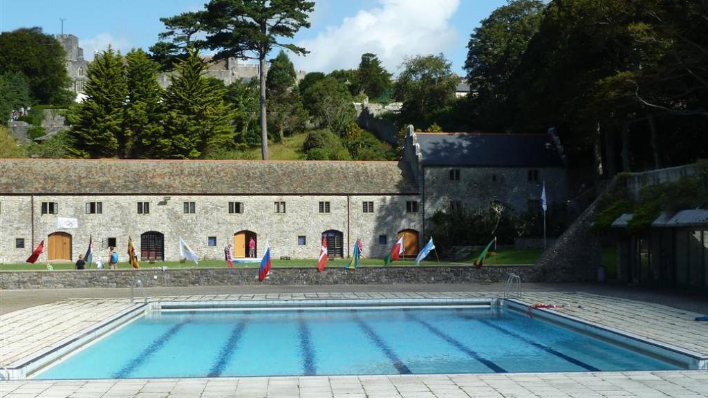 La piscina del colegio.