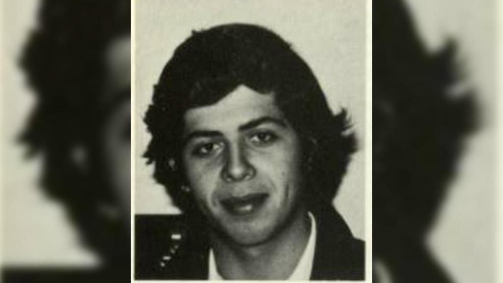 Un joven Juan Laorden en su foto del anuario del Atlantic College.