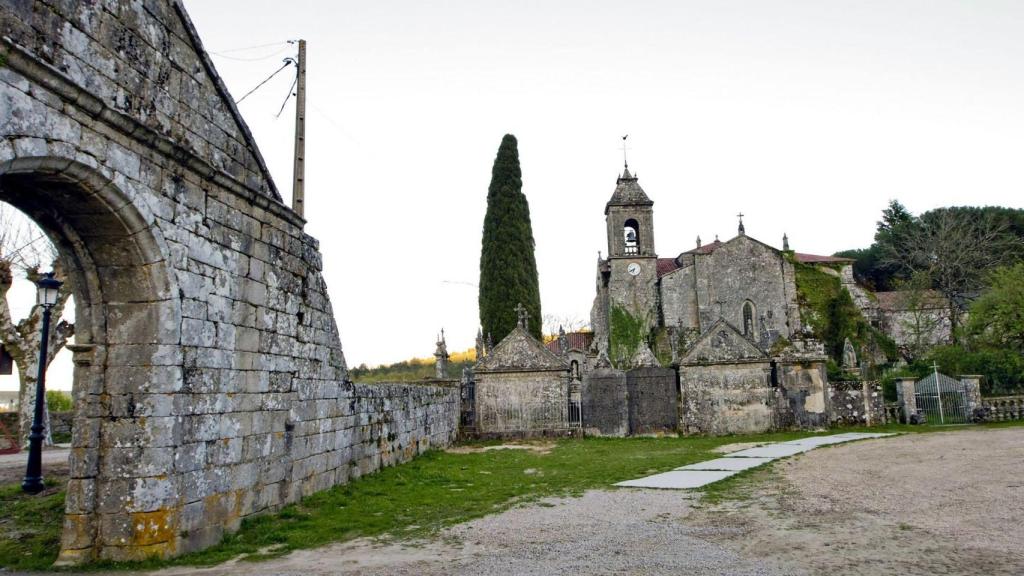 Rincones de Galicia: Santa María de Melón, el esplendor de la decadencia