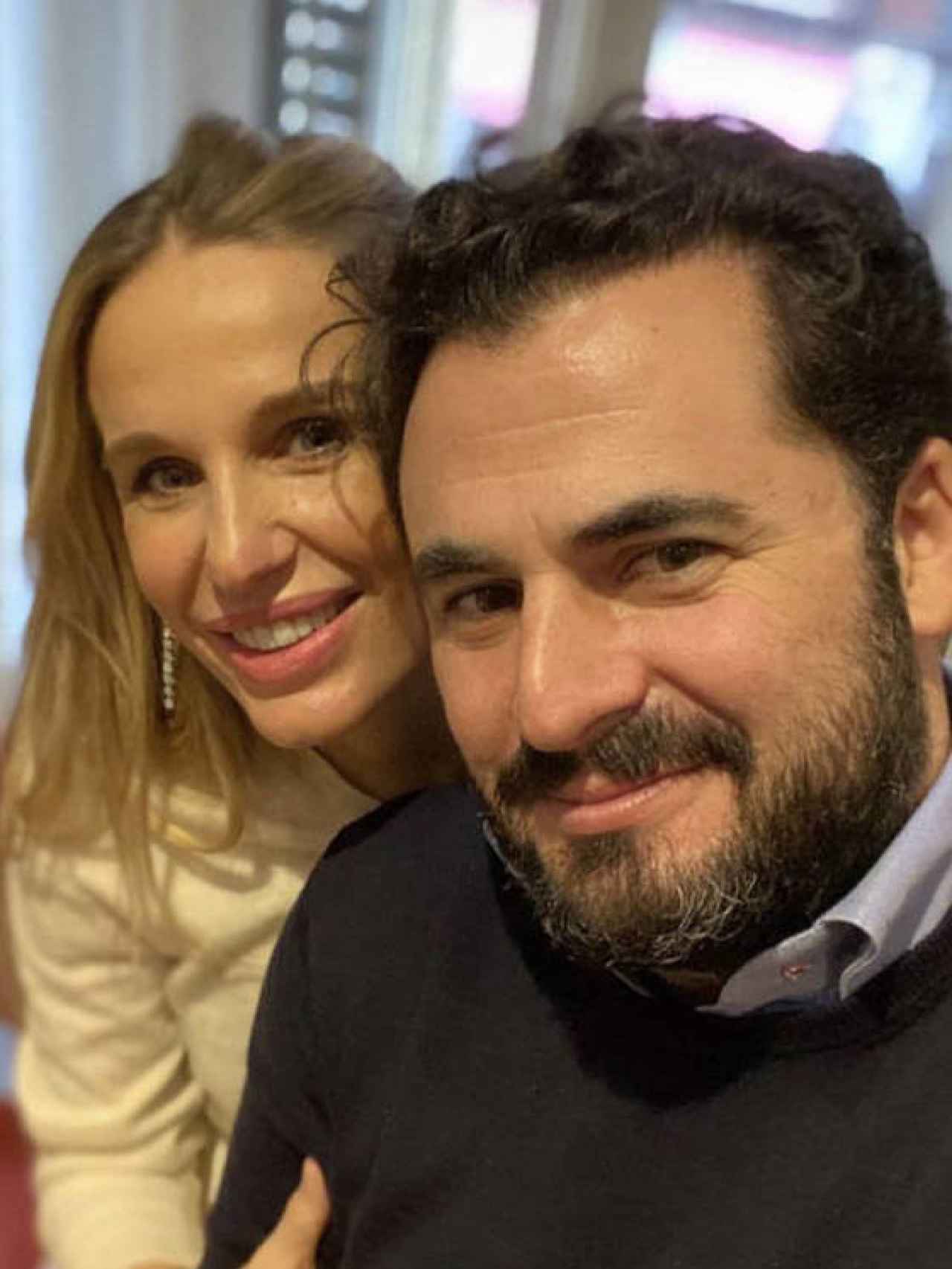 Emiliano Suárez y Carola Baleztena casándose este jueves 11 de febrero.