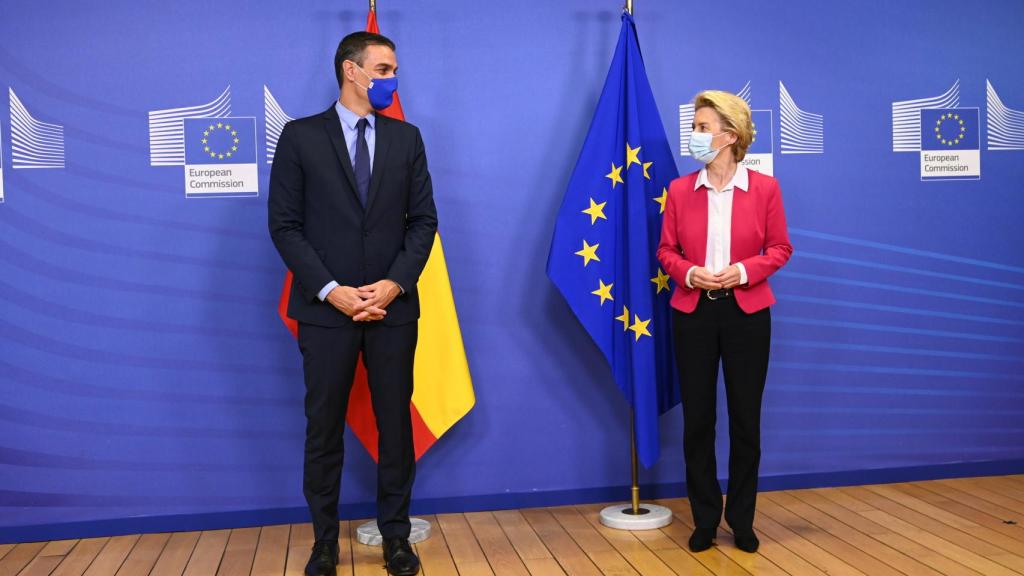 Pedro Sánchez, presidente de España, y Úrsula Von der Leyen, presidenta de la Comisión Europea.