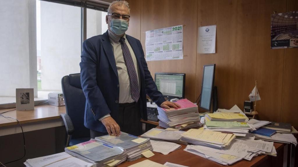 El fiscal antidroga de Málaga, Fernando Bentabol, en su despacho, este pasado miércoles.
