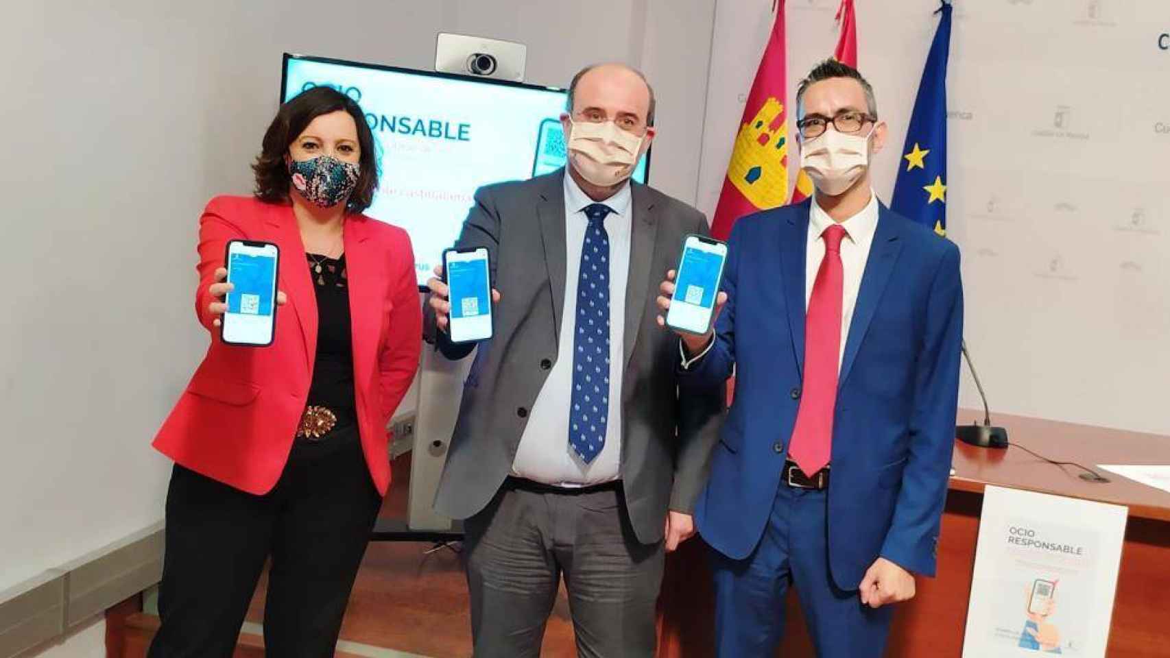 José Luis Martínez Guijarro  con Patricia Franco y José Ángel Morejudo han presentado la app de hostelería segura