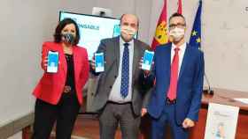 José Luis Martínez Guijarro  con Patricia Franco y José Ángel Morejudo han presentado la app de hostelería segura
