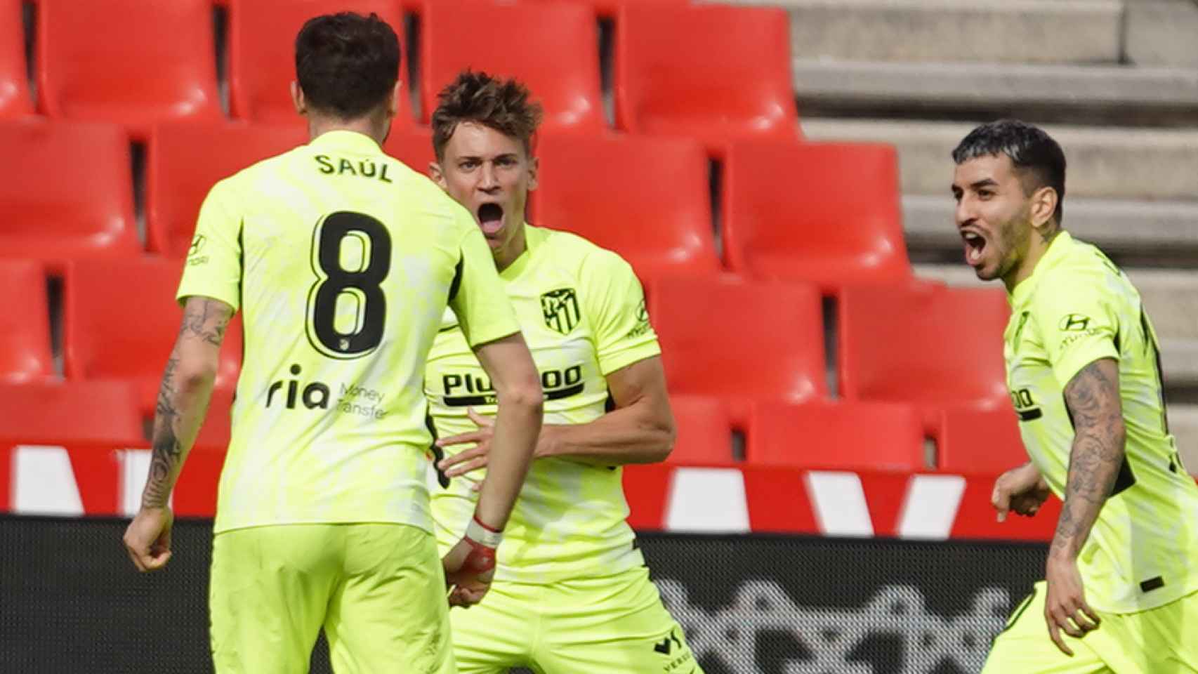 Marcos Llorente celebra su gol contra el Granada